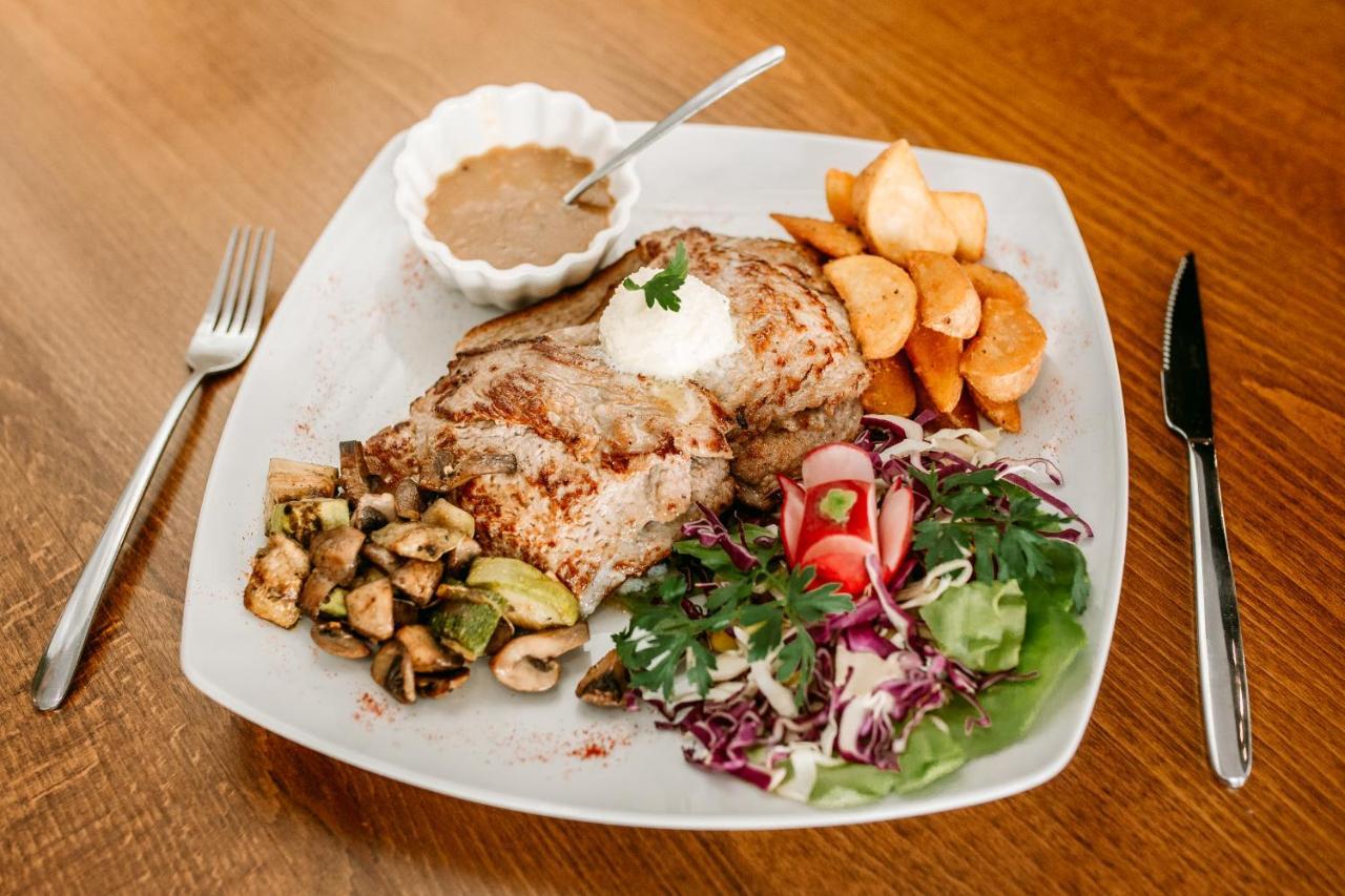 Restoran Sa Prenocistem Gornjak Krepoljin Ngoại thất bức ảnh